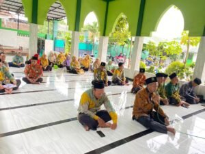 Malam Jumat Legi, MIN 2 Sidoarjo Mantapkan Tradisi Istighosah untuk Keselamatan dan Keberkahan