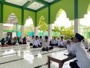 Gema Ramadhan di MIN 2 Sidoarjo: Bapak Katulis Ungkap Rahasia Menjadi Golongan yang Dirindukan Surga
