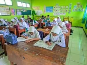 Transformasi Energi Maaf Menjadi Prestasi: Hari Pertama pembelajaran Aktif di MIN 2 Sidoarjo Setelah Libur Lebaran