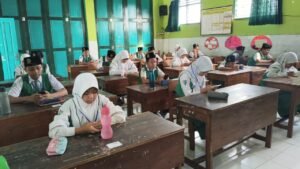 Utamakan Kejujuran, Siswa Kelas VI MIN 2 Sidoarjo Tempuh Ujian Madrasah Tahun Ajaran 2025/2026