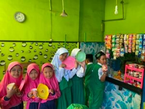 Langkah Kecil, Dampak Besar: MIN 2 Sidoarjo Deklarasikan Gerakan Bebas Sampah Plastik